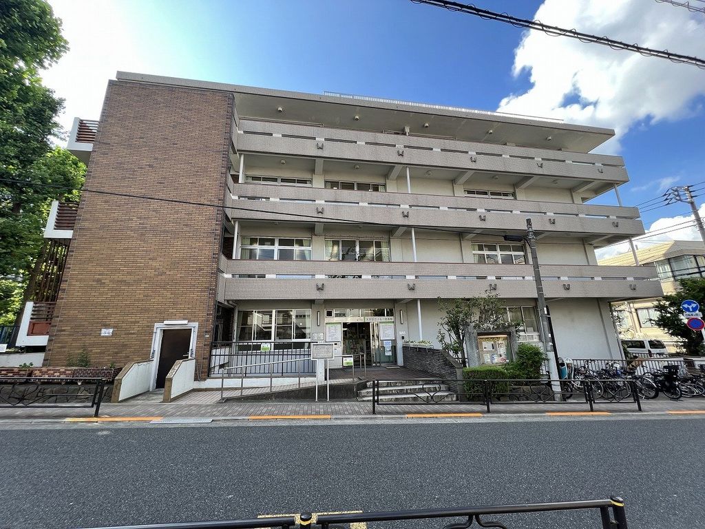図書館　区立小石川図書館（図書館）まで150m