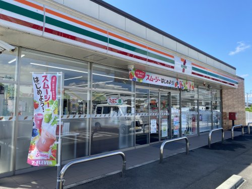 コンビニ　セブンイレブン 武雄西山店（コンビニ）まで589m