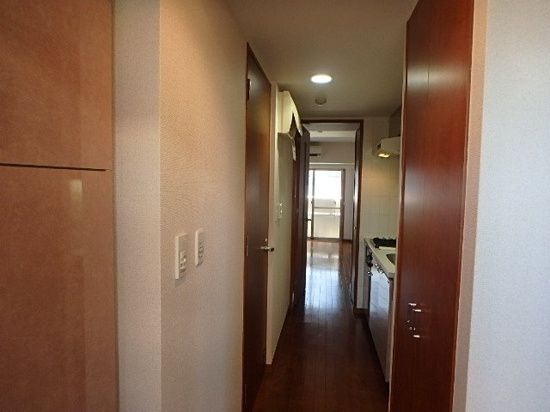 玄関　■モニタ付インターホン■シューズクローゼット■ダウンライト