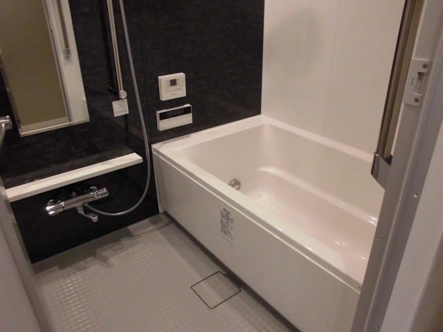 バス・シャワールーム　※別部屋の参考写真です。