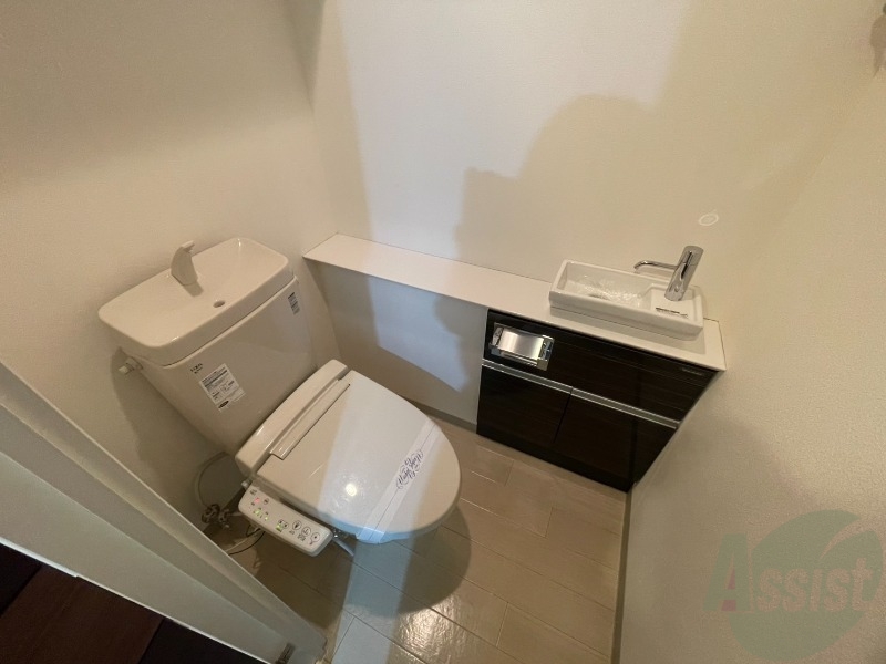 トイレ　こちらはトイレです。清潔感があり、安心して使用できます。