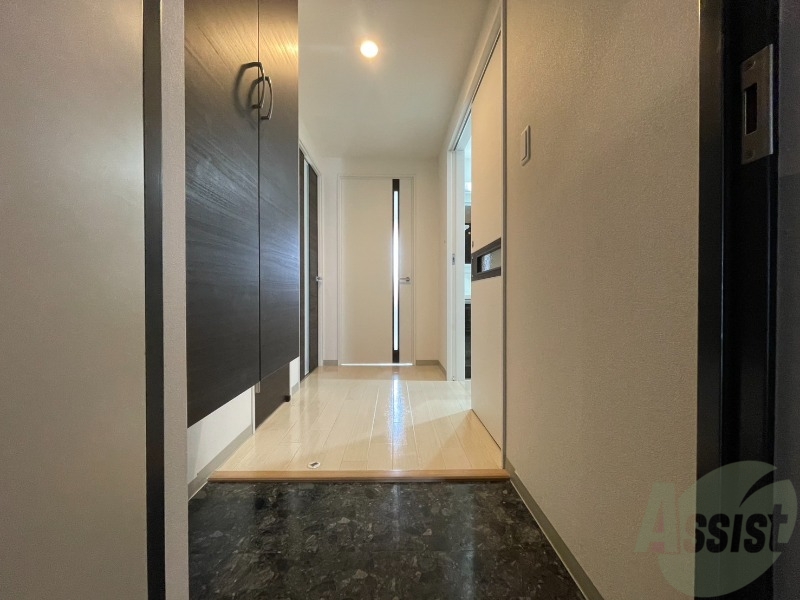 玄関　玄関の様子です。明るい印象ですね。気分もあがりそう。