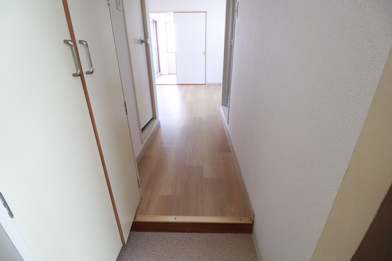 玄関　※別部屋の写真です