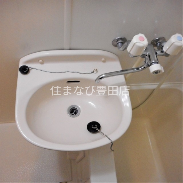 洗面設備　同型タイプ