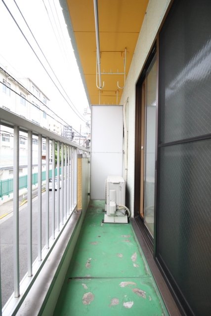 バルコニー　開放的で明るい空間を演出してくれるバルコニーです