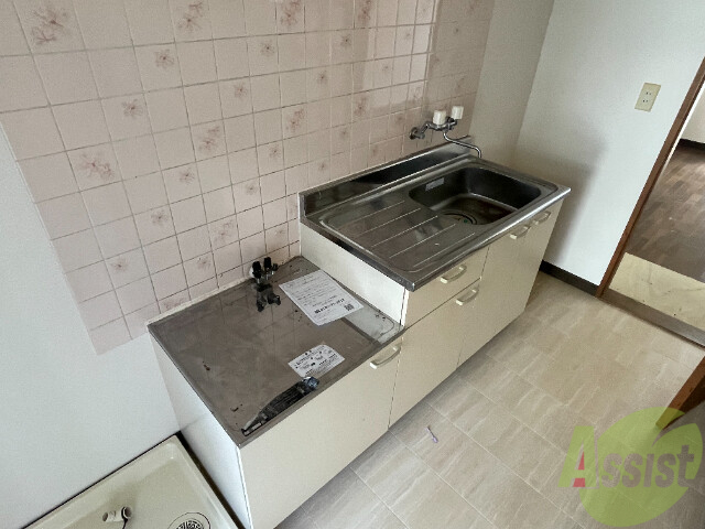 キッチン　キッチンです。二口のガスコンロが設置できますよ。