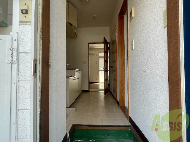 玄関　玄関からの様子を撮影してみました。動線になります。