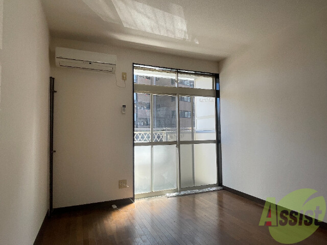 居室・リビング　６．６帖の洋室です。生活の基盤になる部屋です。