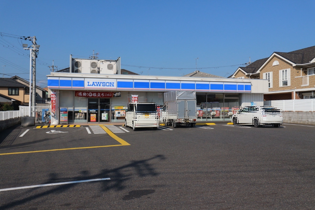 コンビニ　ローソン 栗東市綣五丁目店（コンビニ）まで156m