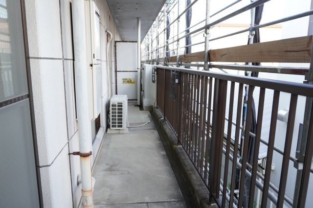 バルコニー　外からの目が気にならないバルコニーで洗濯物が干せます