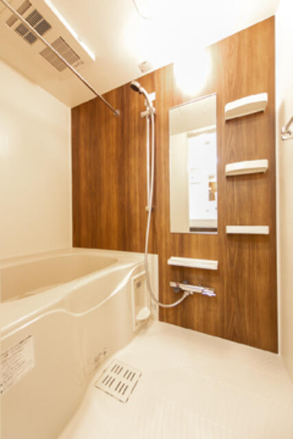 バス・シャワールーム　※写真は同タイプ住戸です。