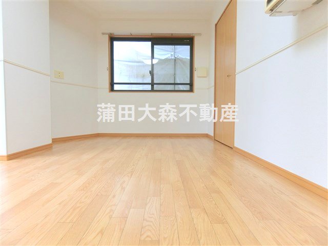 居室・リビング　2面採光の洋室6.51帖