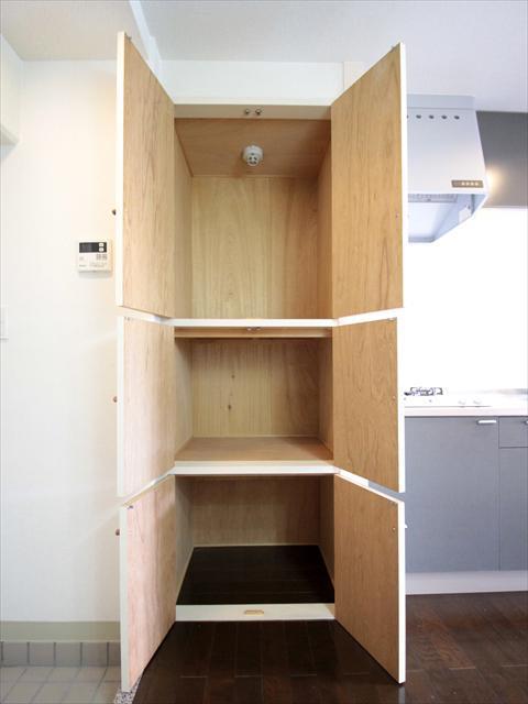 その他　松山市山越　エンブレム山越　玄関収納