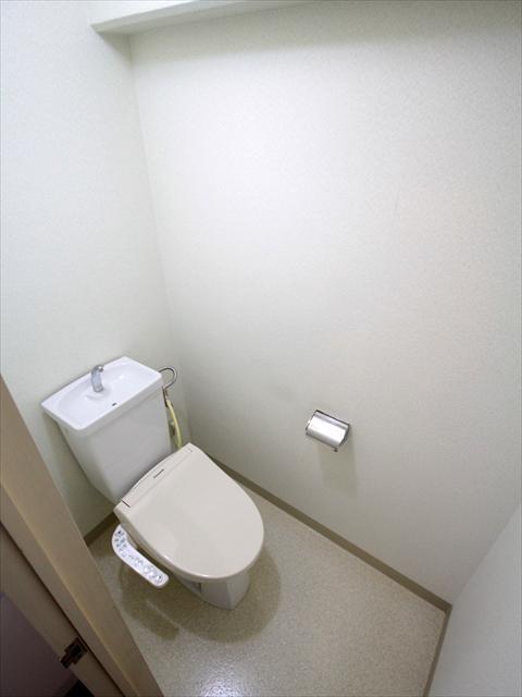 トイレ　松山市山越　エンブレム山越　トイレ