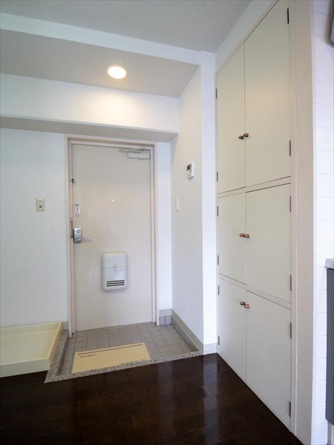 その他　松山市山越　エンブレム山越　玄関