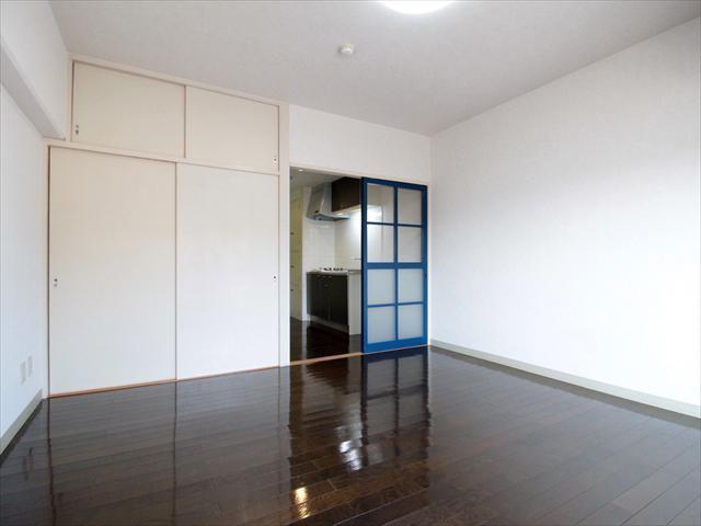 居室・リビング　松山市山越　エンブレム山越　リビング