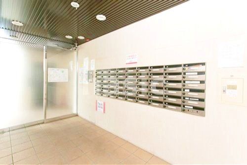 エントランス　メールボックス