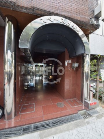 エントランス　オフィスポート本町WEST　オートロック付き