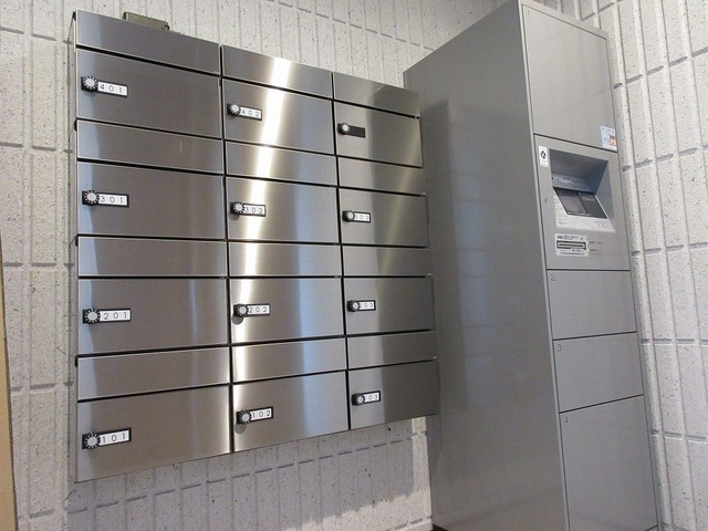 エントランス　あると嬉しい宅配BOX