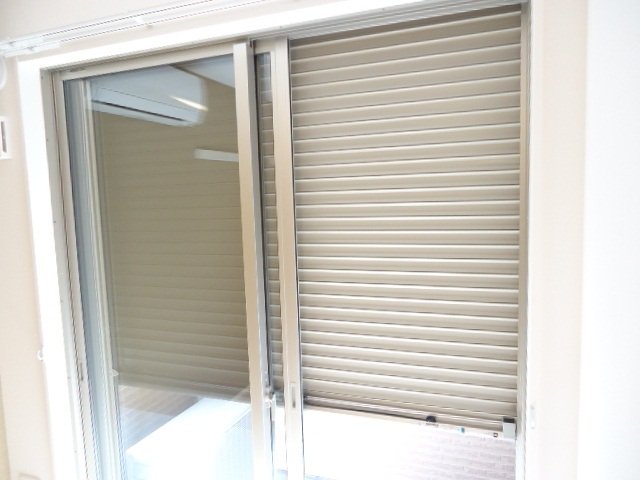 バルコニー　シャッター雨戸