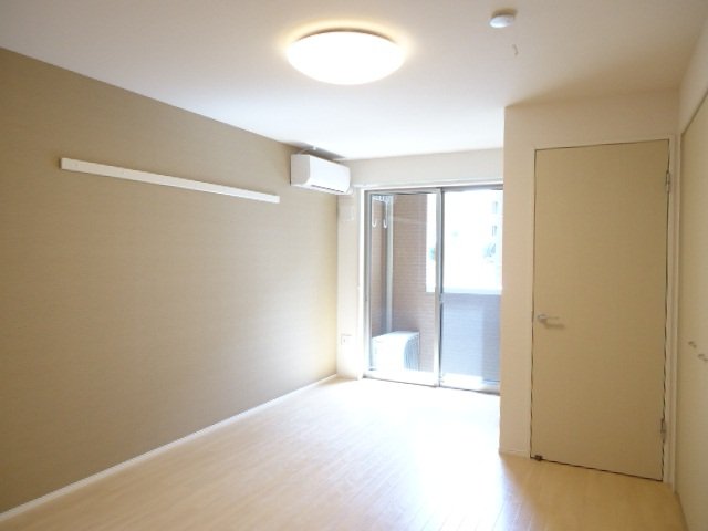 居室・リビング　室内