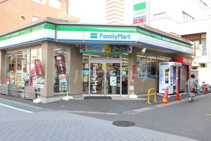 コンビニ　ファミリーマート市川南八幡店（コンビニ）まで120m