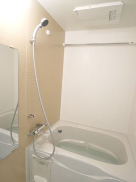 バス・シャワールーム　バスルーム