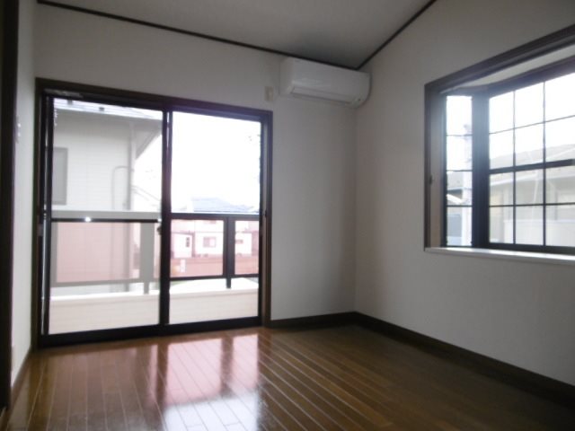 居室・リビング　リフォームで綺麗なお部屋です。