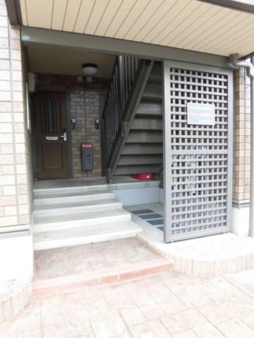 エントランス　清潔なエントランスです★