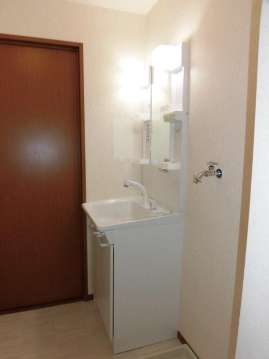 洗面設備　明るい洗面所です★