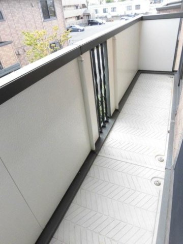 バルコニー　陽当たり良好なバルコニーです♪