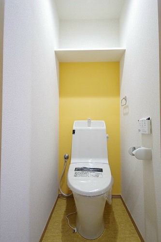 トイレ　温水洗浄便座