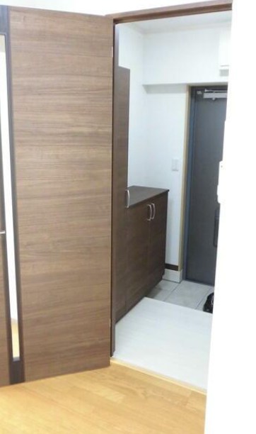 玄関　現況優先