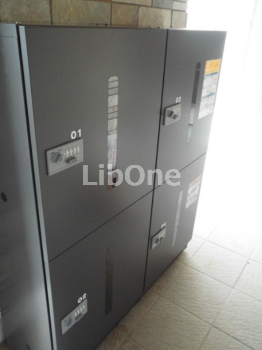 ロビー　宅配ボックス