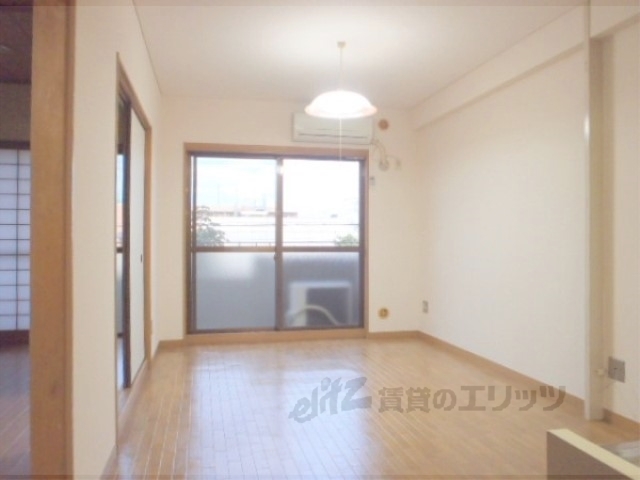 居室・リビング　リビング