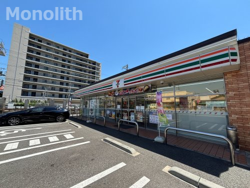 コンビニ　セブンイレブン 和泉大宮駅前店（コンビニ）まで636m