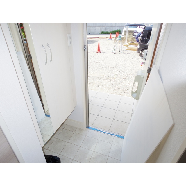 玄関　同型物件の写真です