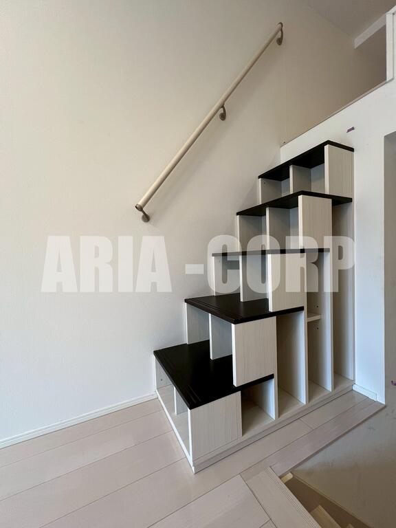 その他設備　ロフトへの階段には収納スペースを完備◎