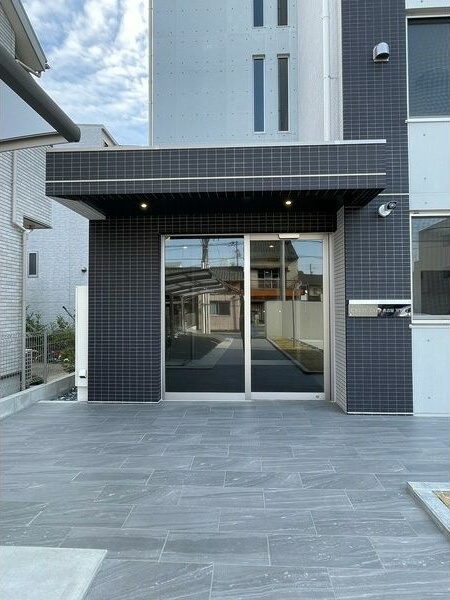 エントランス　名古屋で一番初期費用の安い賃貸専門の不動産会社です(^^)
