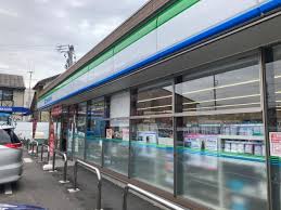 コンビニ　ファミリーマート 日比津グランド前店（コンビニ）まで2010m