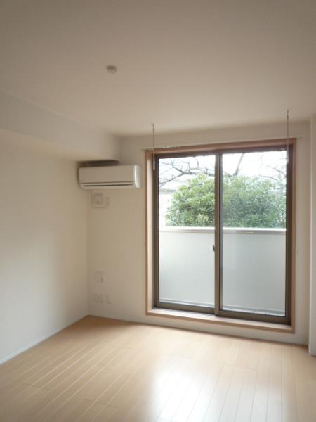 居室・リビング　ゆったり過ごせる居間です