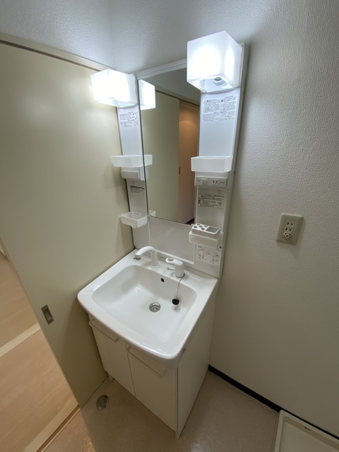 洗面設備　忙しい朝に嬉しい洗面台ですね。