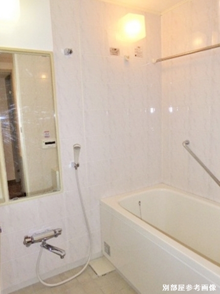 バス・シャワールーム　雨の日でも安心の浴室乾燥機付きです♪