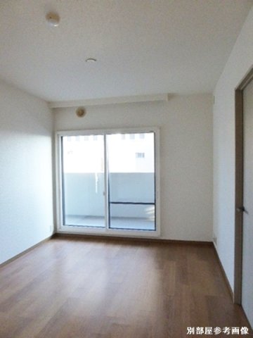 居室・リビング　開放感のあるゆったりとしたお部屋です♪