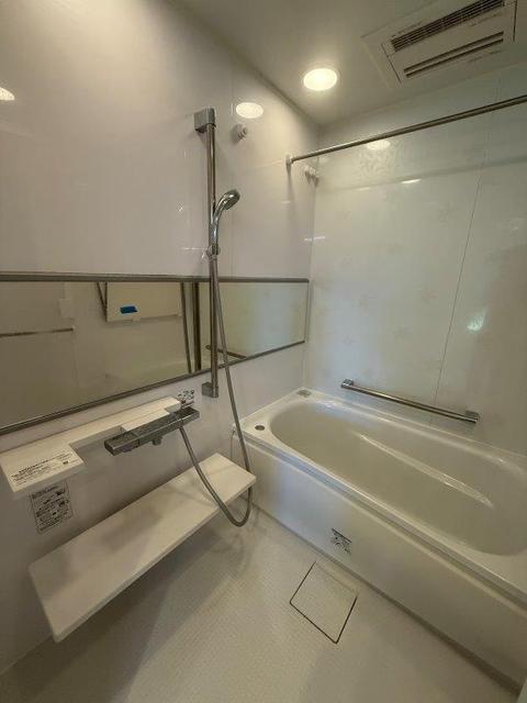 バス・シャワールーム　追焚機能・浴室換気暖房乾燥機