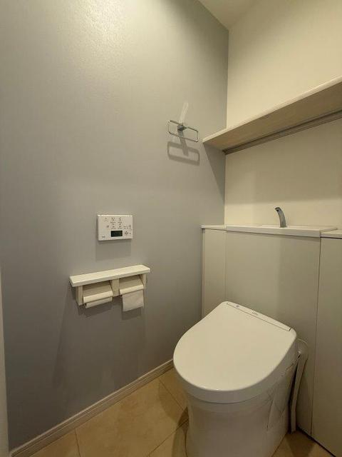 トイレ　温水洗浄暖房便座