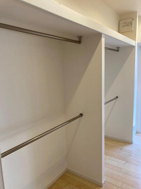 収納　ウォークスルークロゼット