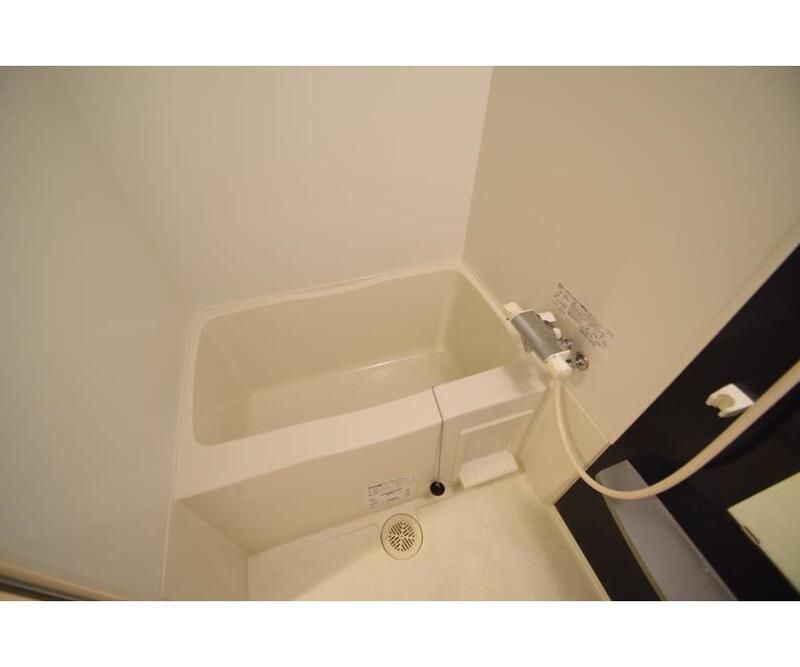 バス・シャワールーム　落ち着いた空間のお風呂です