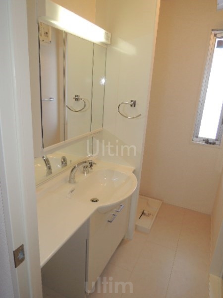 洗面設備　※別のお部屋のお写真です。御参考までに。