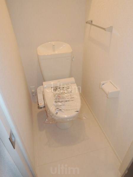 トイレ　※別のお部屋のお写真です。御参考までに。